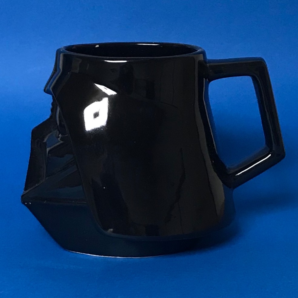 mug dv b